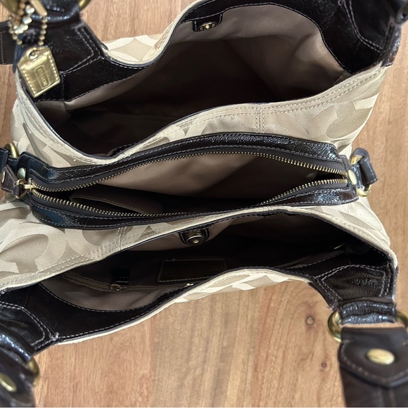 Vintage Coach F0973-14395 Beige and Dark Brown Shoulder Bag - Picture 10 of 16